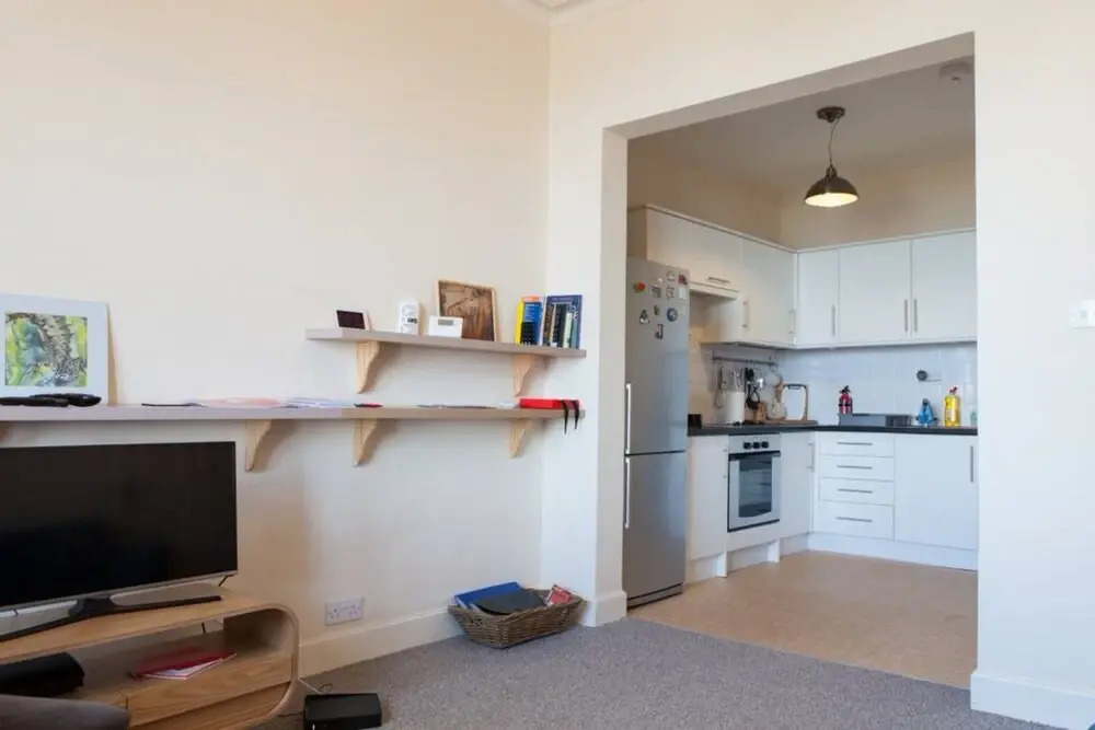 2 Bedroom Flat By The Sea