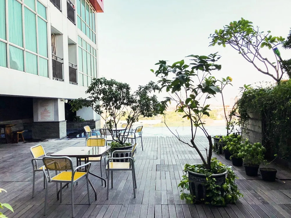Minimalist 2BR Apartment at Tamansari Papilio