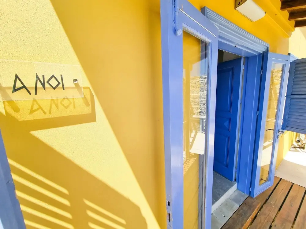 Village Charm with Pool Apartment at Skarinou