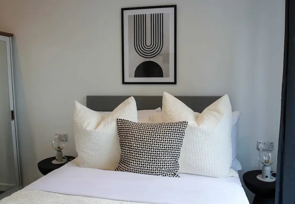 Slate Suite 1BR City Views