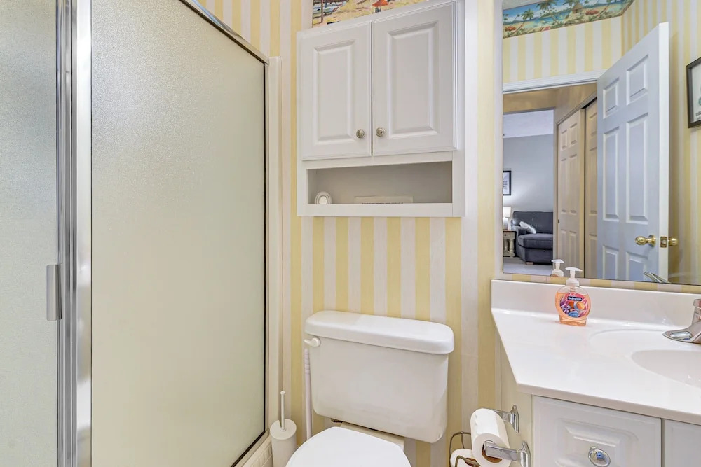 Sunny Coastal Condo ~ 1 Mi to N Myrtle Beach!