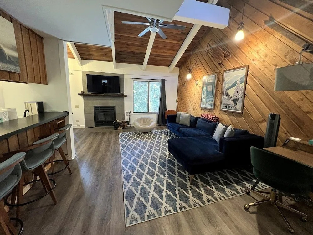118 Standard 2 Bedroom Condo by RedAwning