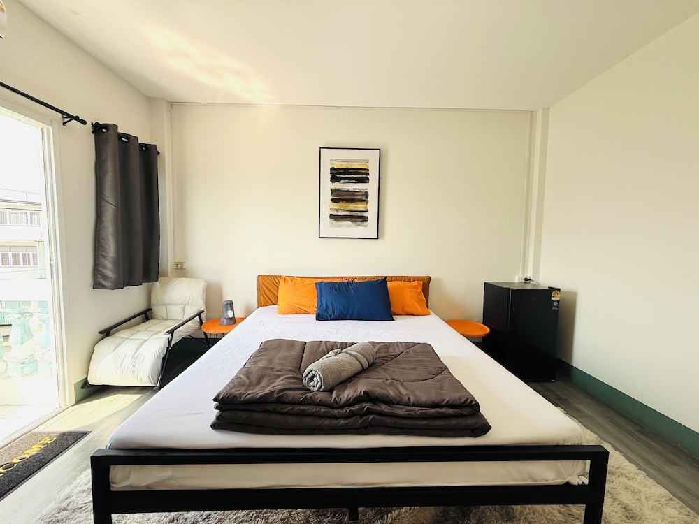 Hee Pee hostel Buriram