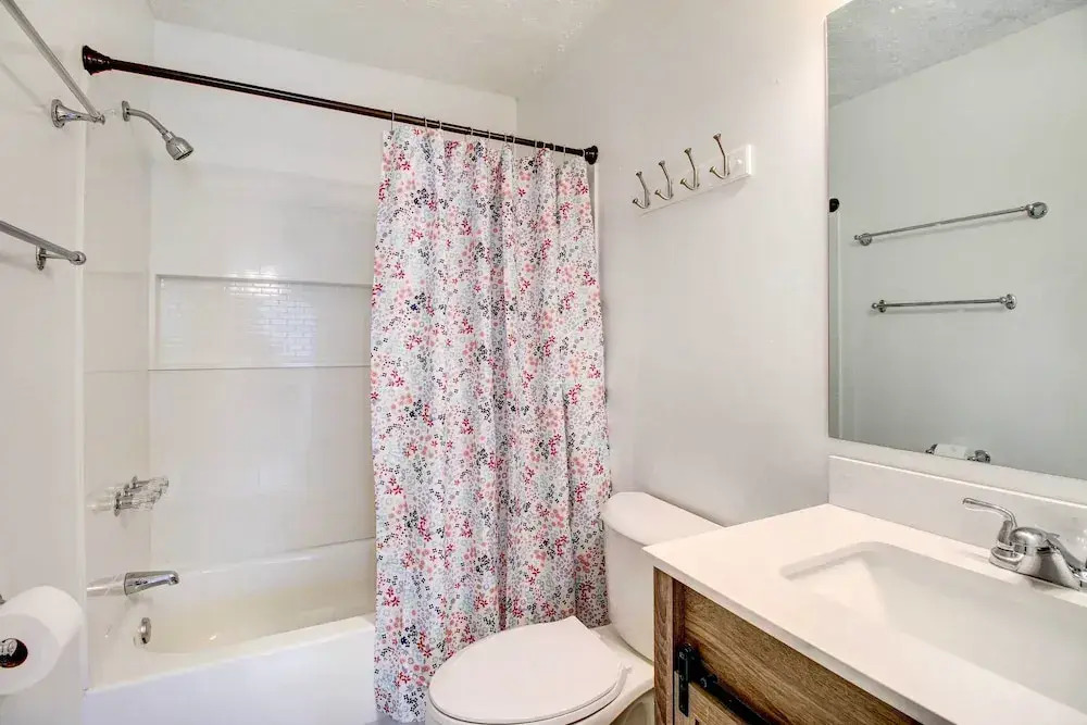 Peaceful Savannah Home - 11 Mi to Beaches