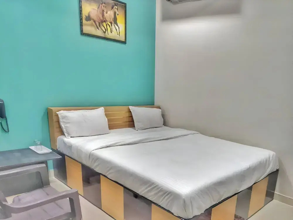 Hotel Pragati Heights