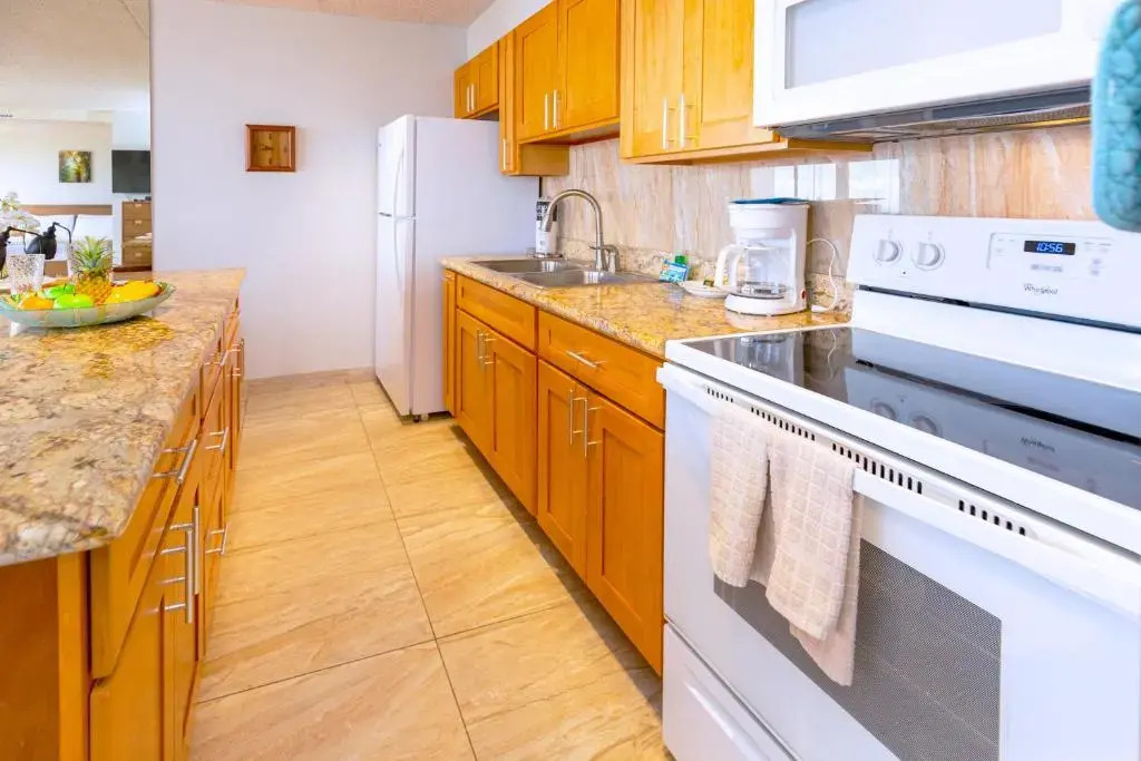 35th Floor Condo with Ocean Views, Parking, WiFi, AC - Short Walk to Beach!