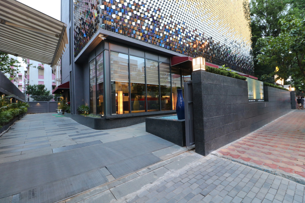 Hotel Gallery 67
