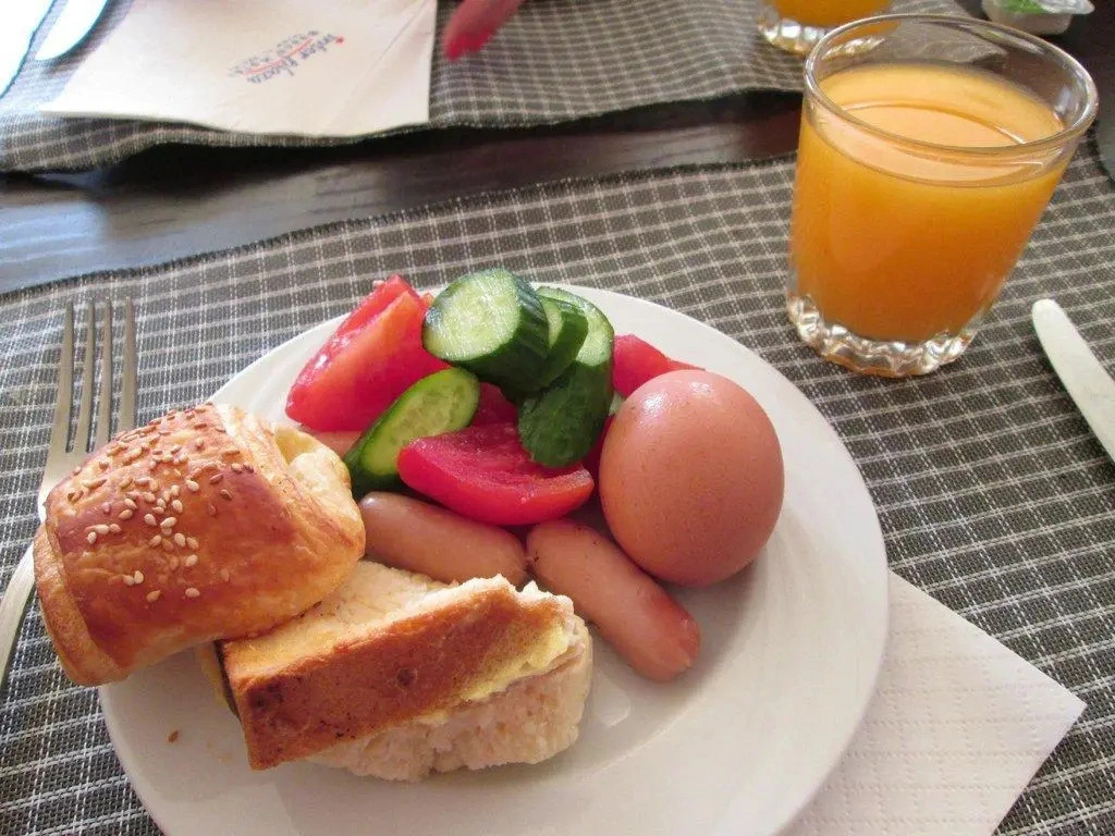 Курортный Отель Continental Plaza Beach Resort
