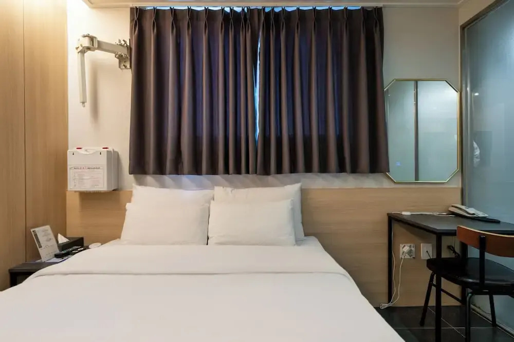 Mnlucky Hotel