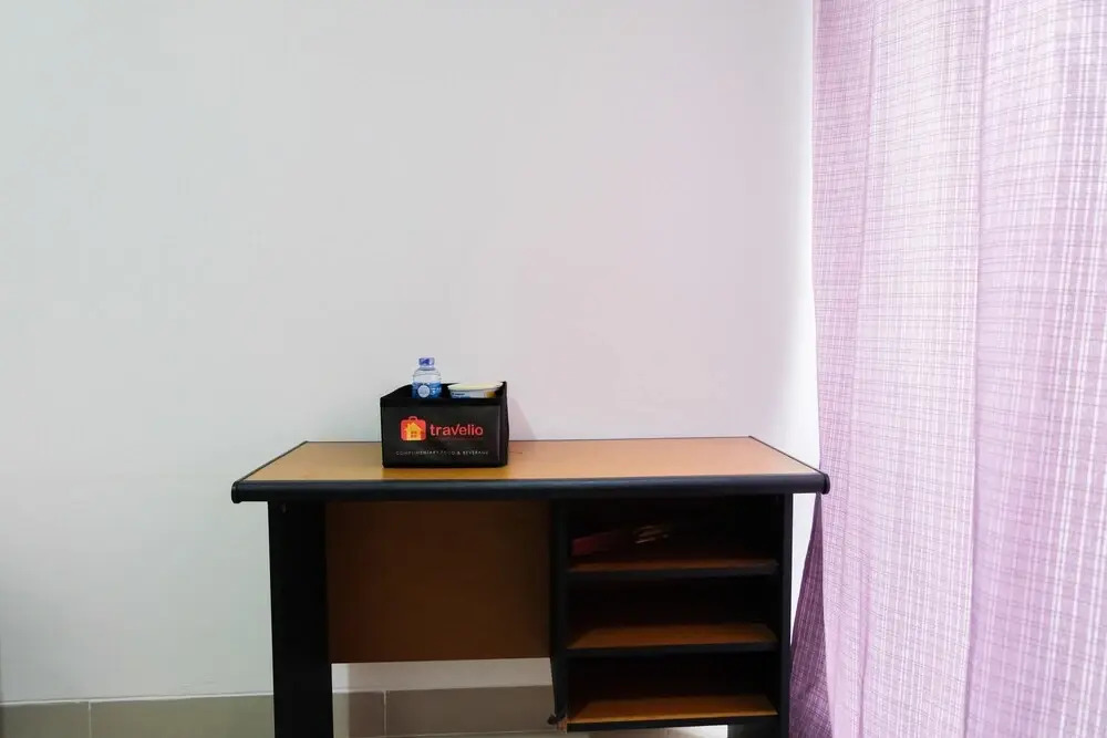 Minimalist Studio Skyline Apartment