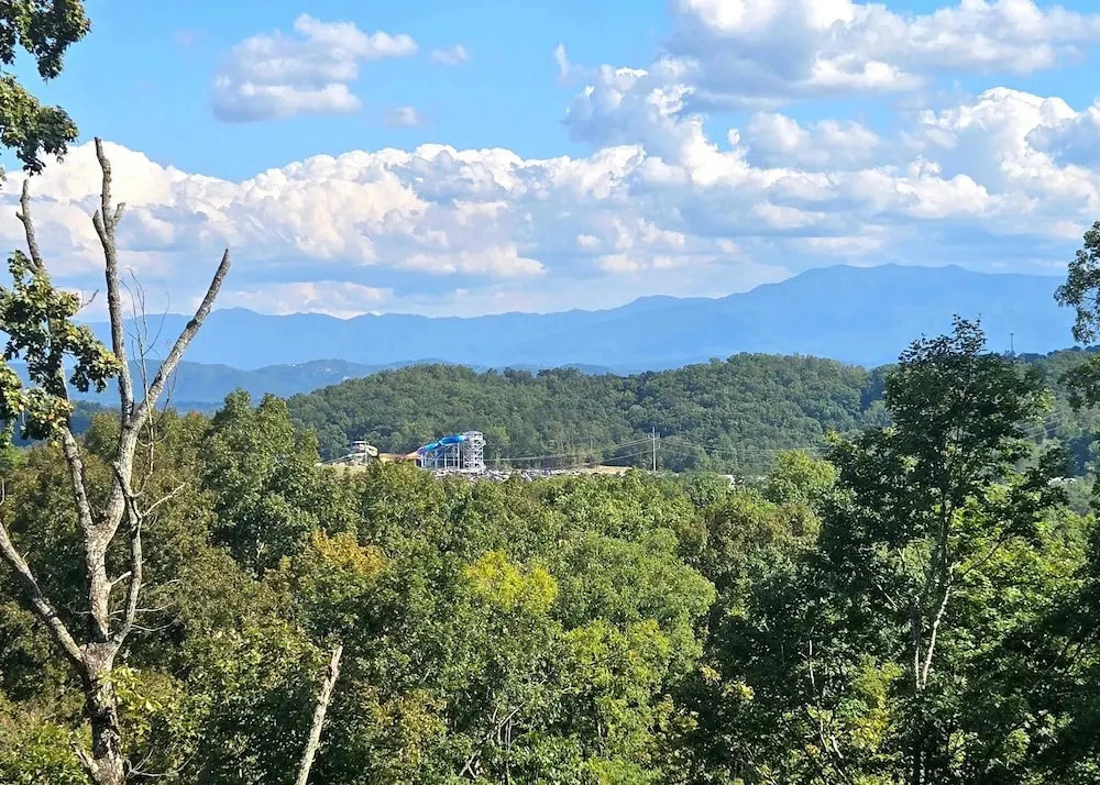 NEW 12br Lux Lodge Private Pool-mtn Views