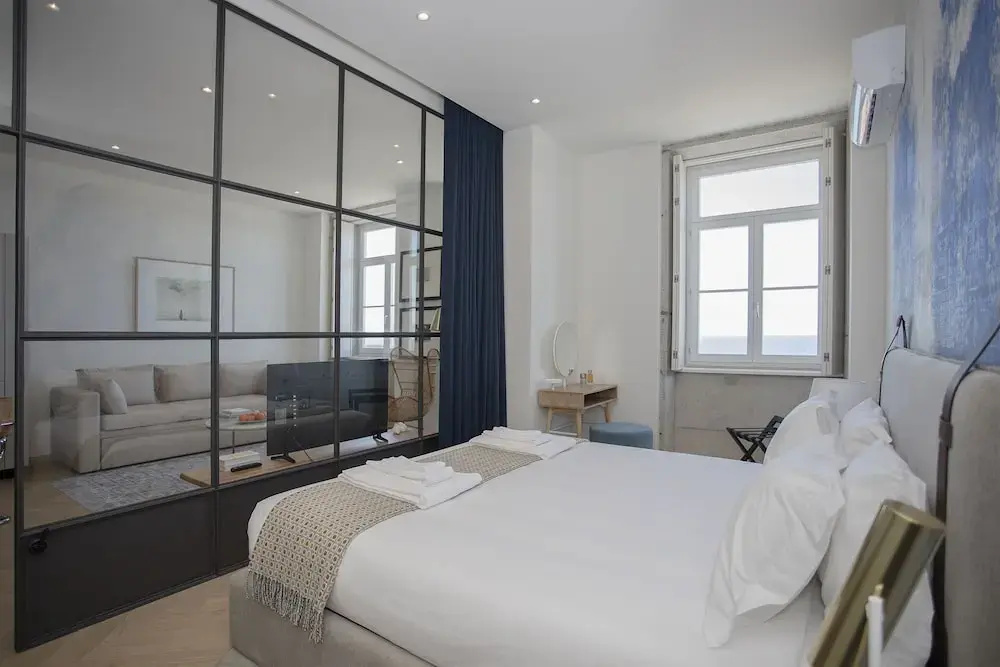 Liiiving -Luxury Beachfront Apartment II