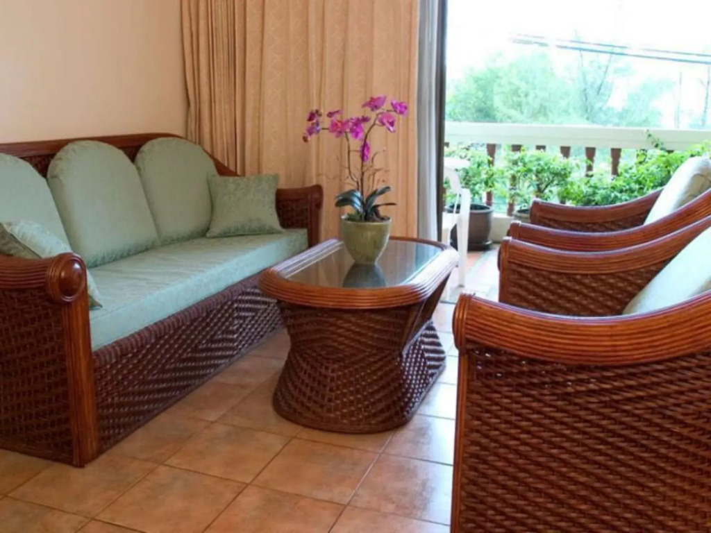 Surin Bay Inn