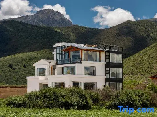 Xianjian Ye: MIYIN Pastoral Fields, Migratory Birds,Scenic Stay (Napa Lake Scenic Area Branch)
