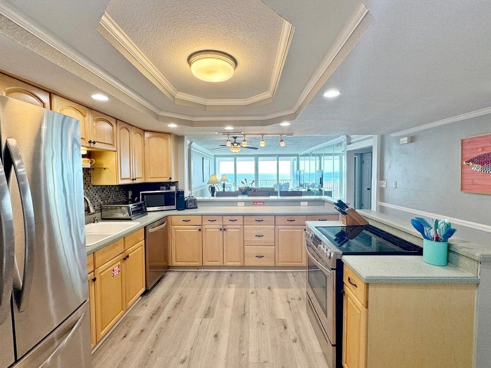 Shoreline Towers 3103 2 Bedroom Condo