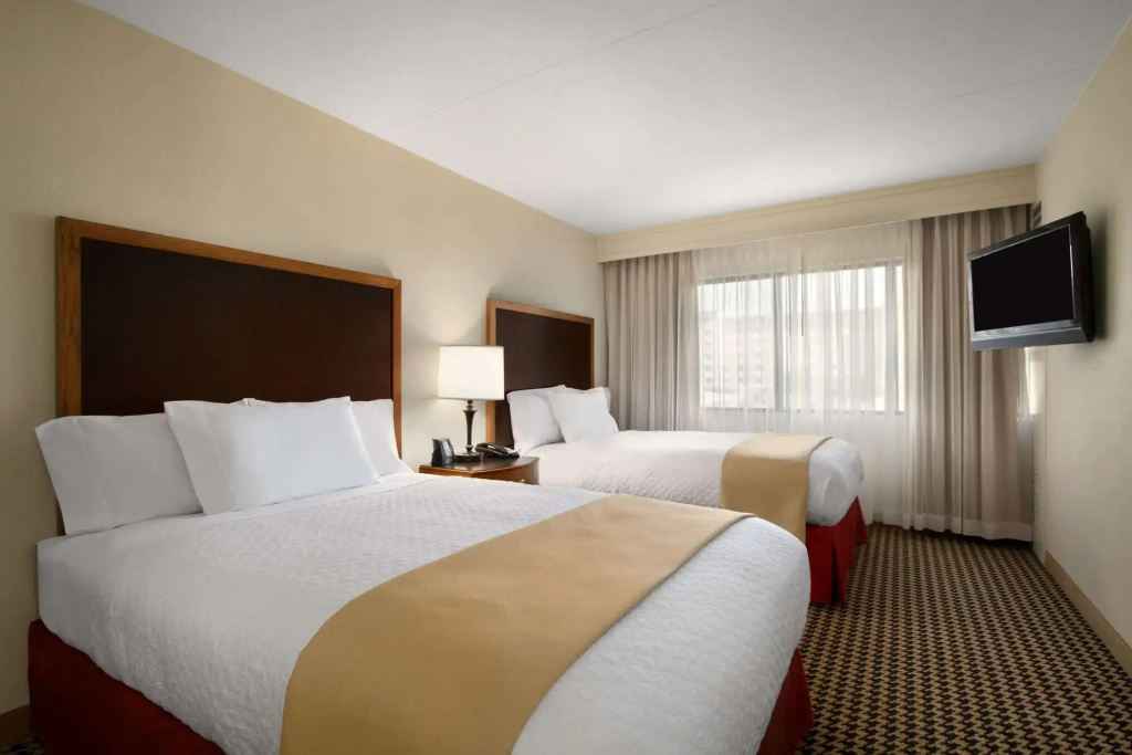 Embassy Suites by Hilton Detroit Metro Airport
