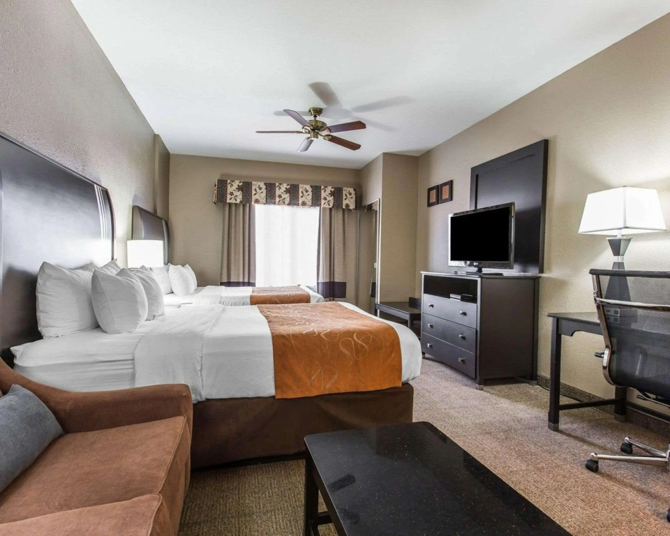 Comfort Suites Bakersfield