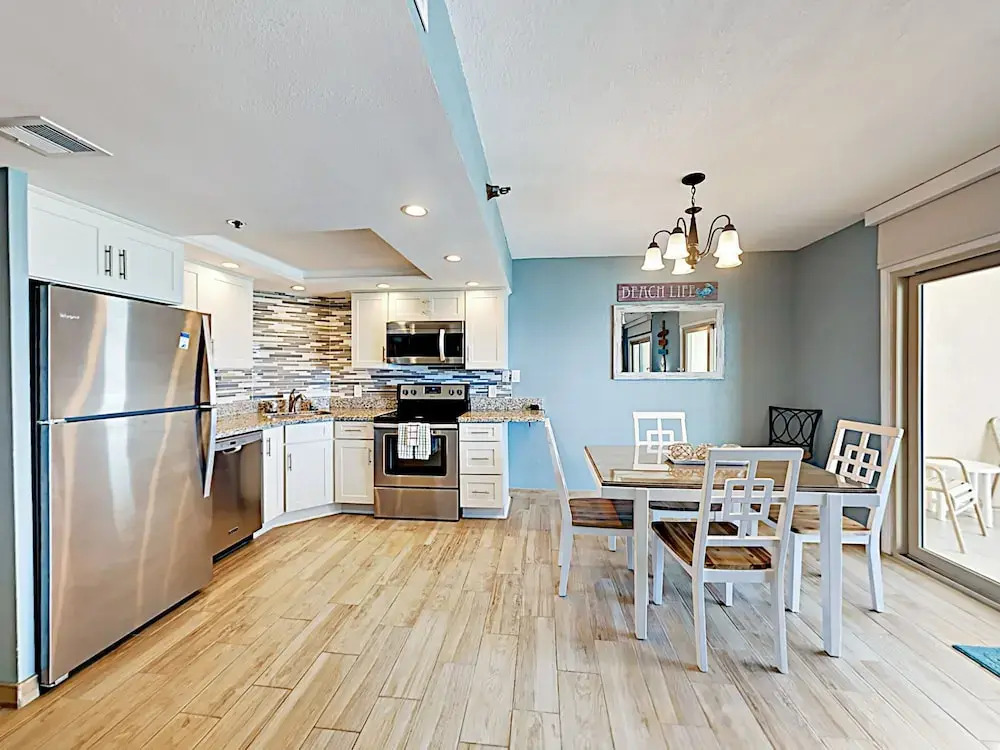 Hip Gulf-Side Unit 1004 - 1 Br Condo