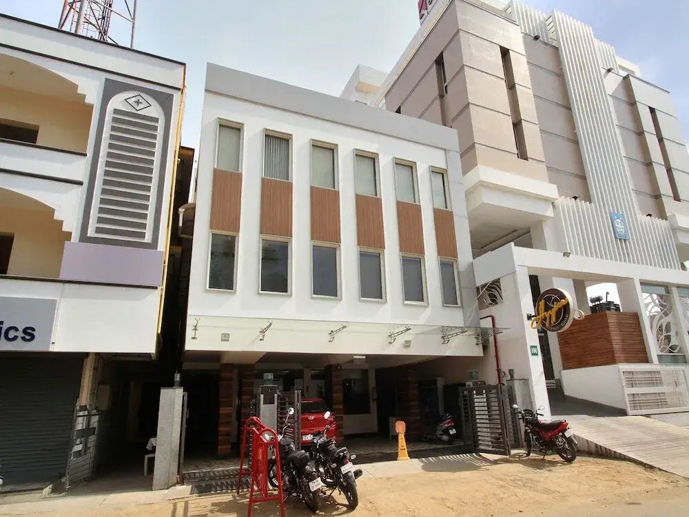 Hotel Sapthagiri Nest  by OYO Rooms
