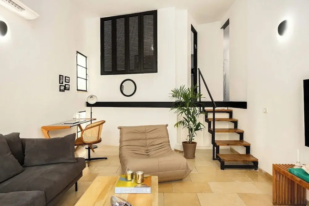 Modern-Rustic Haven in the City by Sea N Rent