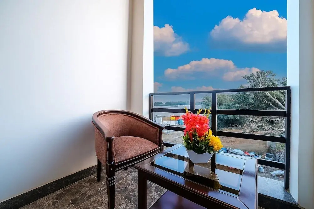 Hotel Grand Regency by JMD Group Near Delhi IGI Airport