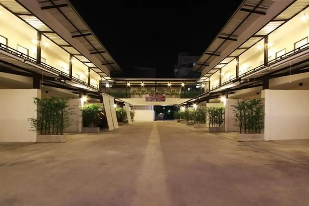 Bearing 26 Hotel