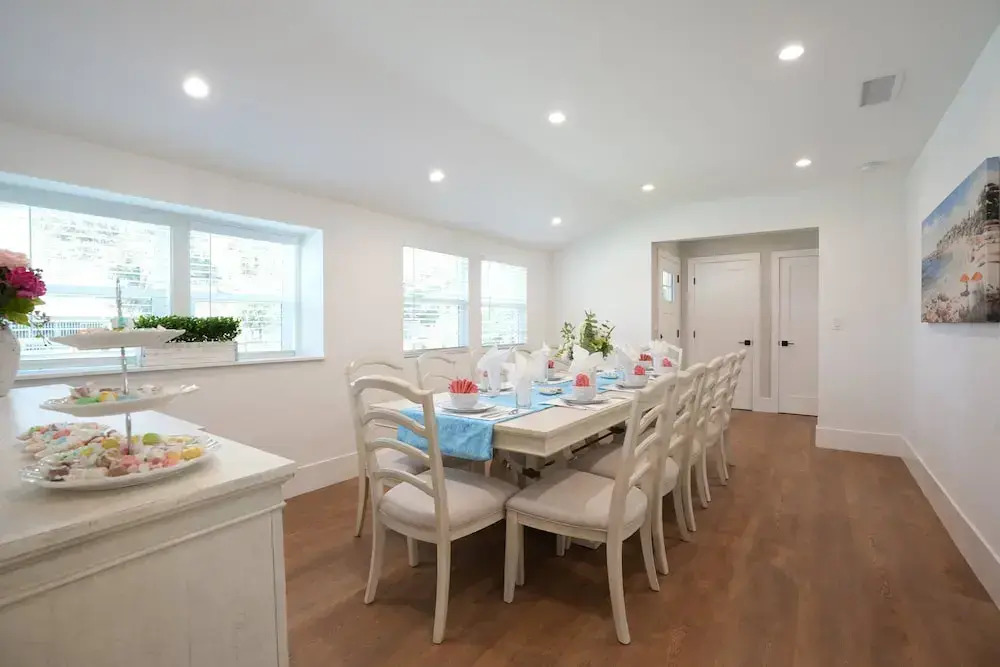 4 bedroom, 2 bathrooms