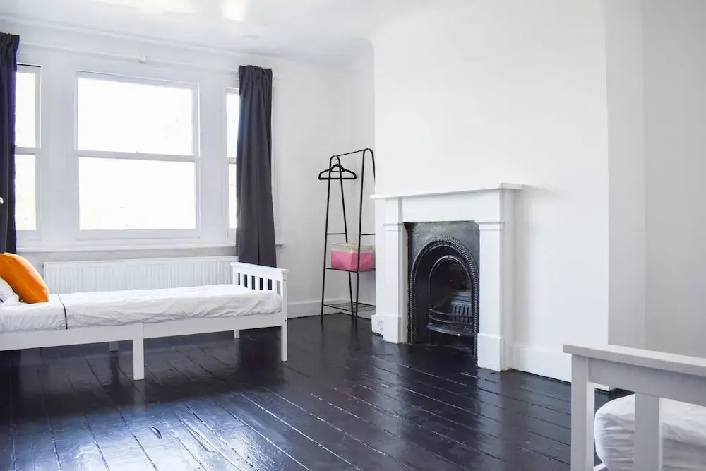 Spacious 3 Bedroom Hove Apartment