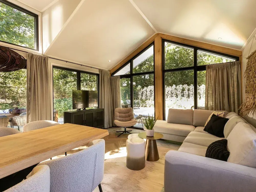 Luxury Lodge With Private Swimming Pool