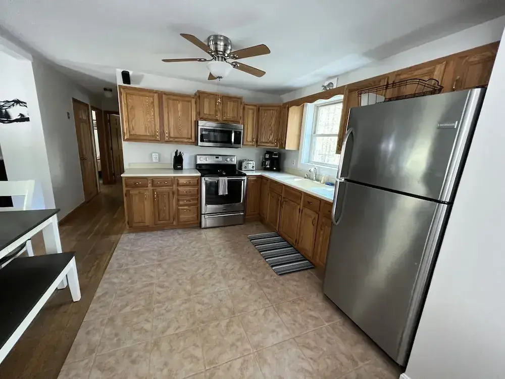 Charming Cottage Amidst Majestic Peaks 3 Bedroom Home