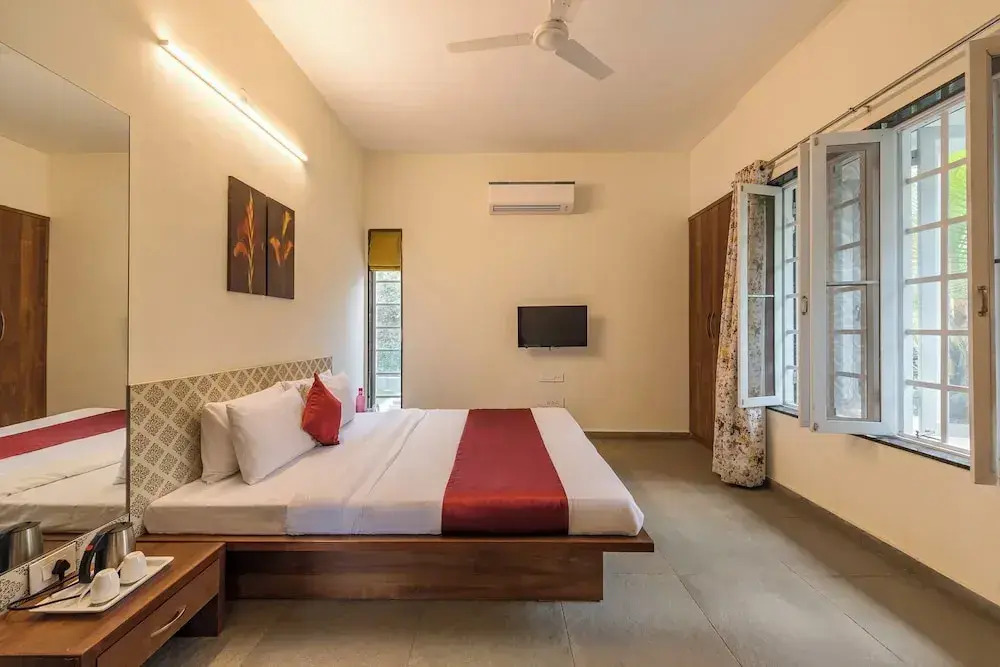 CosmicStays Grey Stone Villa Mountain & Dam View