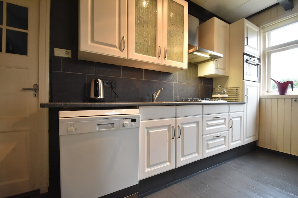 Welcoming Farmhouse With Parking, Terrace, Garden, Barbecue