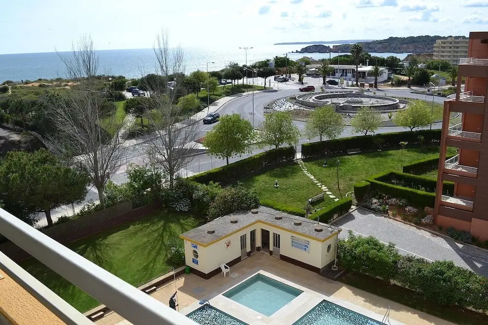 RH 3 Castelos Rocha Beach Apartment