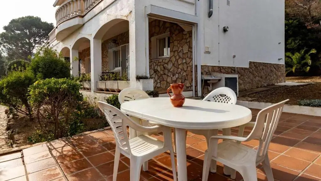 PORT DE LA SELVA 94 Apartamento con extenso jardín y barbacoa