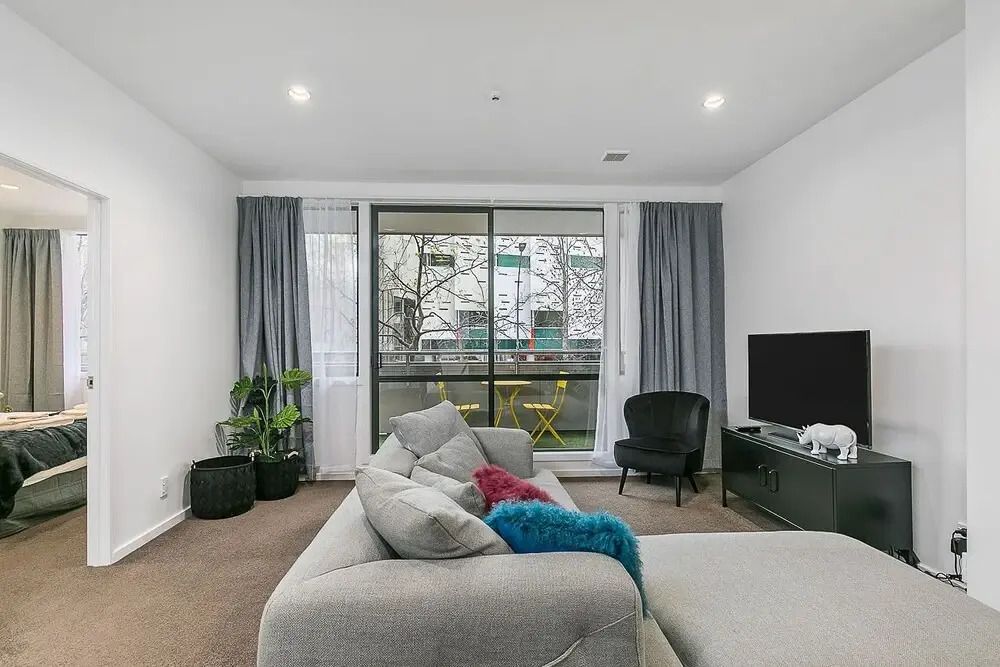 Zodiak Central 2 BR Apt Free Parking Gym