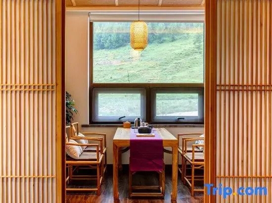 Lux Hotel · Yunju Hotel  in Mingzhai, Wutai Mountain