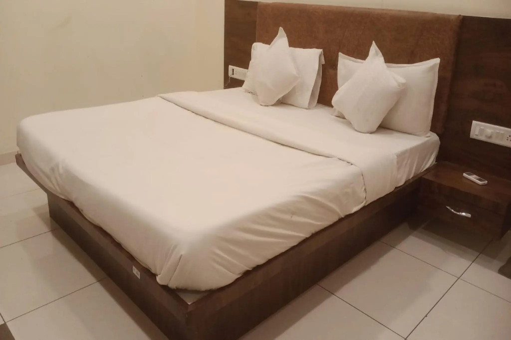 OYO 82285 Oxo Inn