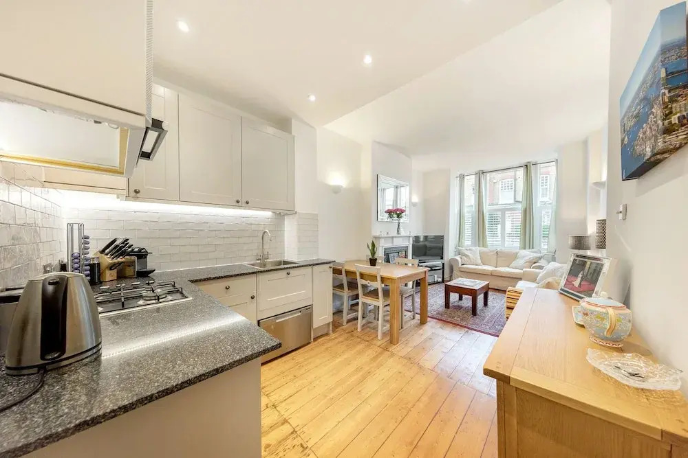 The Spacious Putney Duplex - SCF