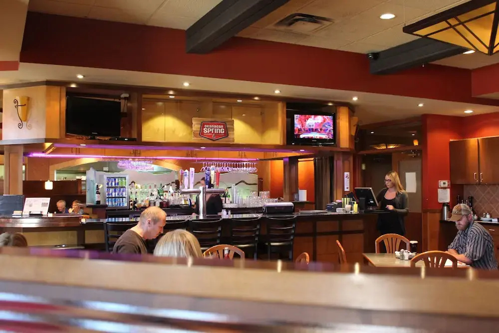 Walking Eagle Inn & Lodge