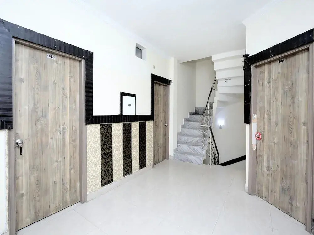 OYO 14621 Dream Residency