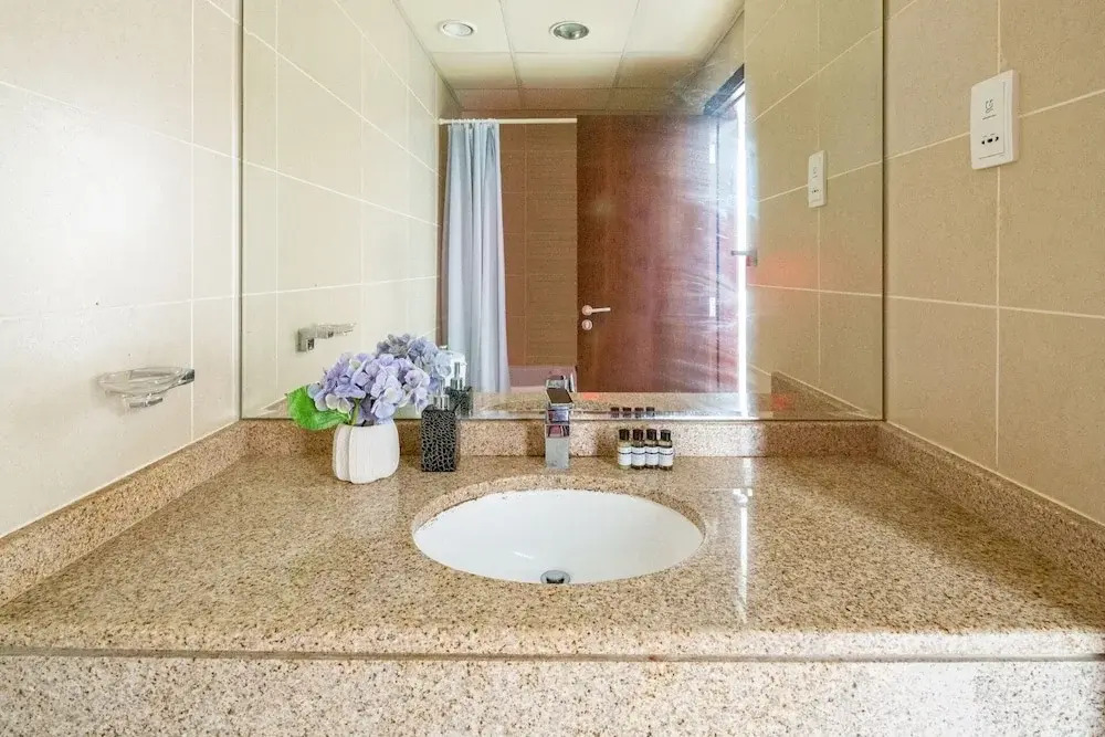 Prime Studio With Scenic Water Views in Jlt!