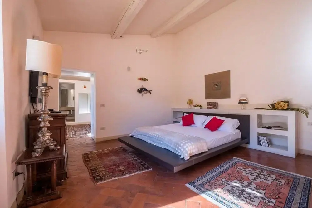Cosy Suites in Glamorous Santo Spirito PLUS