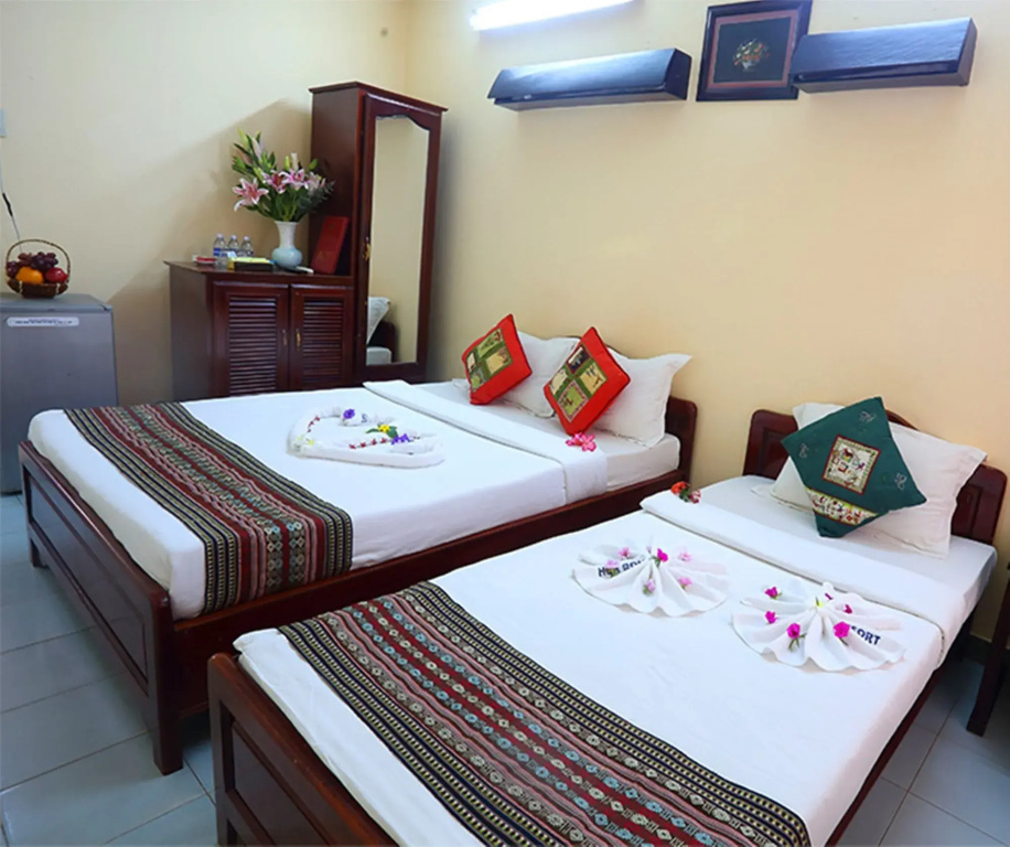 Hon Rom Central Beach Resort