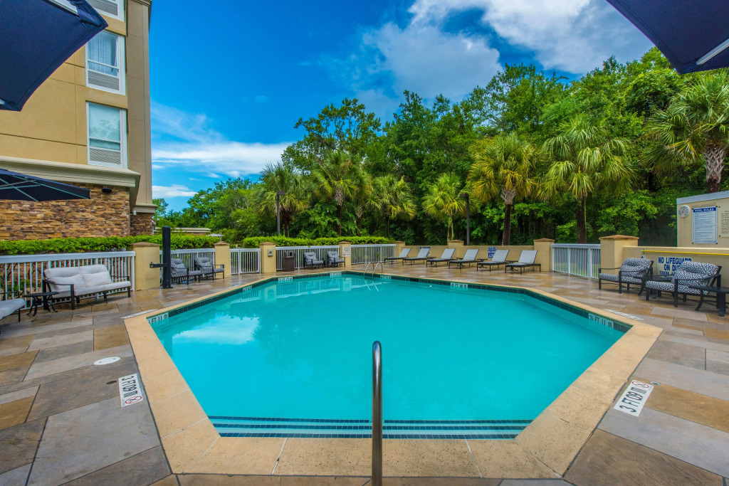 DoubleTree by Hilton North Charleston - Convention Center