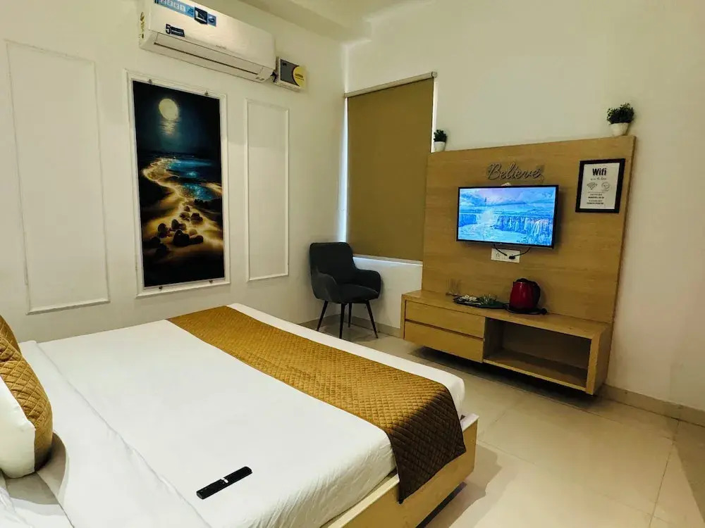 HolidayVilla - 1st Japanese Pod, Rooms & Suites - Green Avenue Amritsar