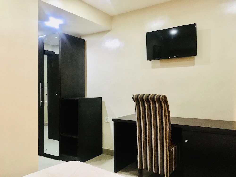 Demiral Hotel Surulere