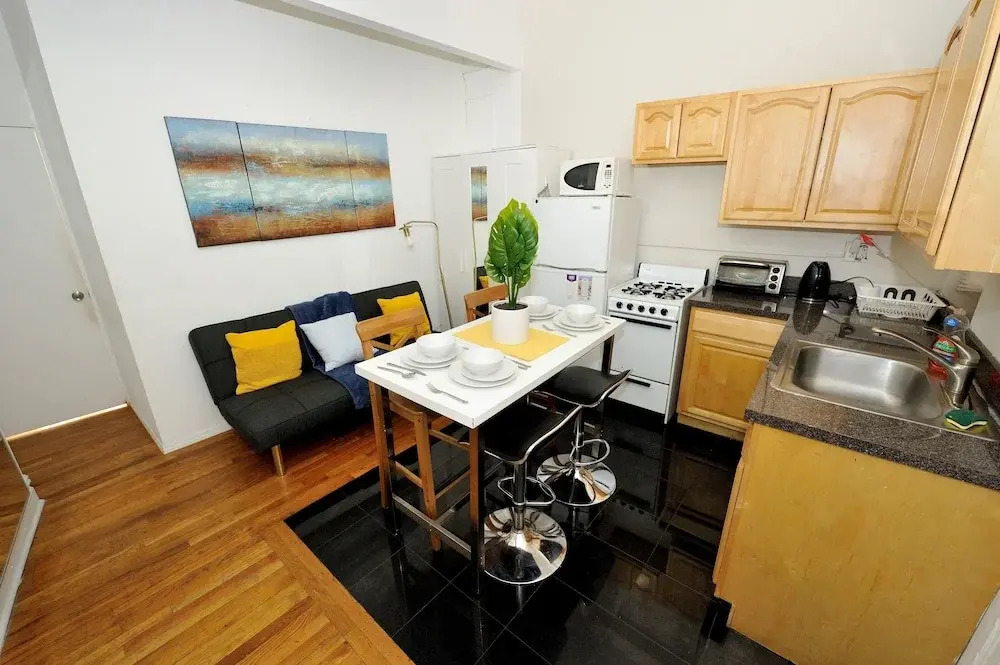 Midtown West Furnished Apartment 3BR Perfect Share