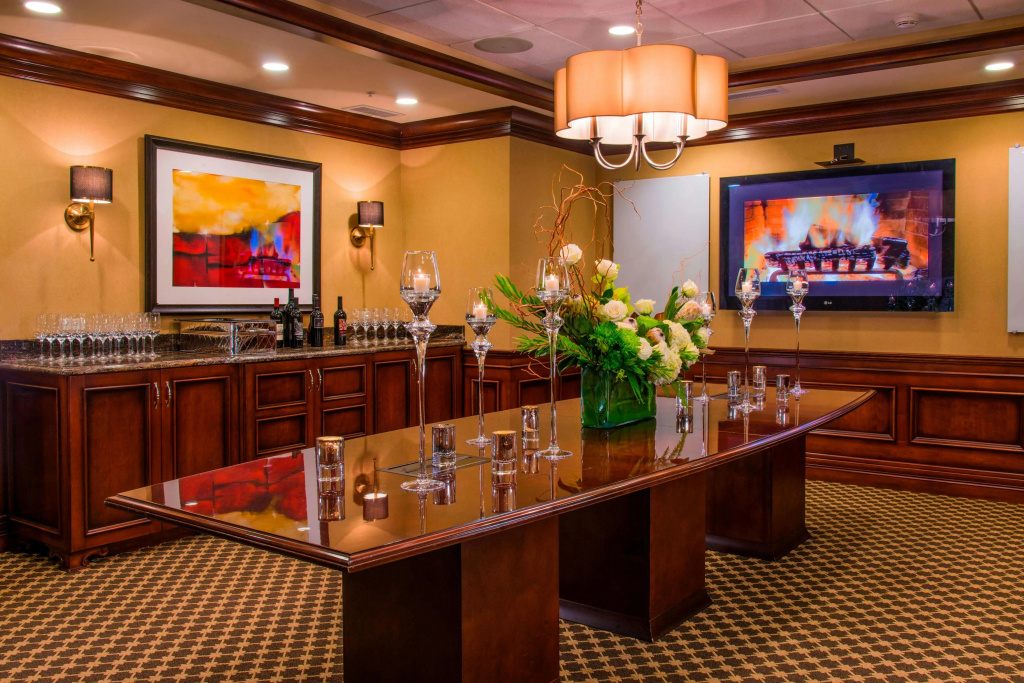 The Raphael Hotel, Autograph Collection