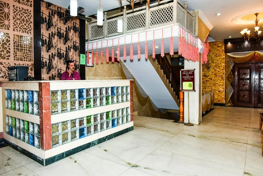 OYO 4064 Maharaja Hotel