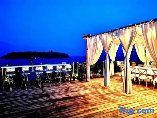 Serene Brit Boutique Hotel Fuxian Lake